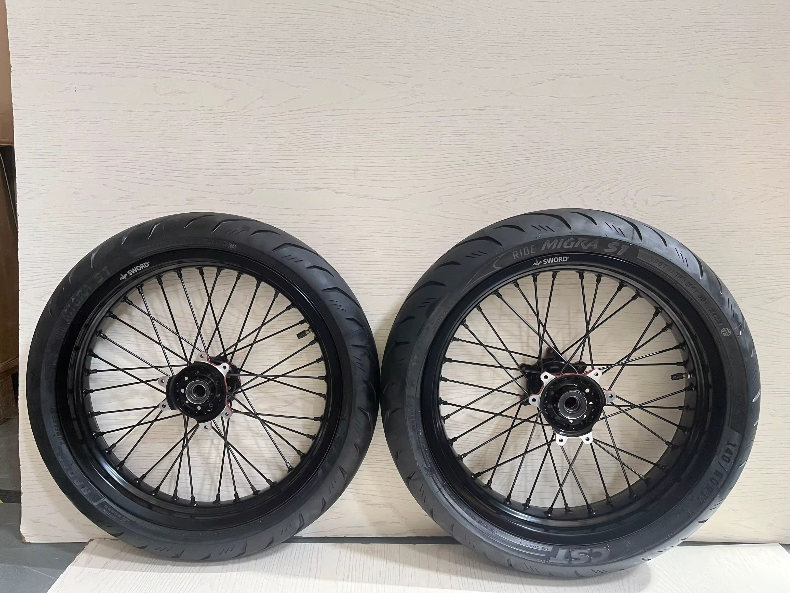 17' Ultra Bee Supermotos